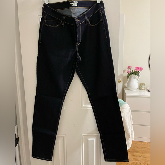 Women’s Old Navy Navy Skinny Jeans size 6 Short - Picture 1 of 2